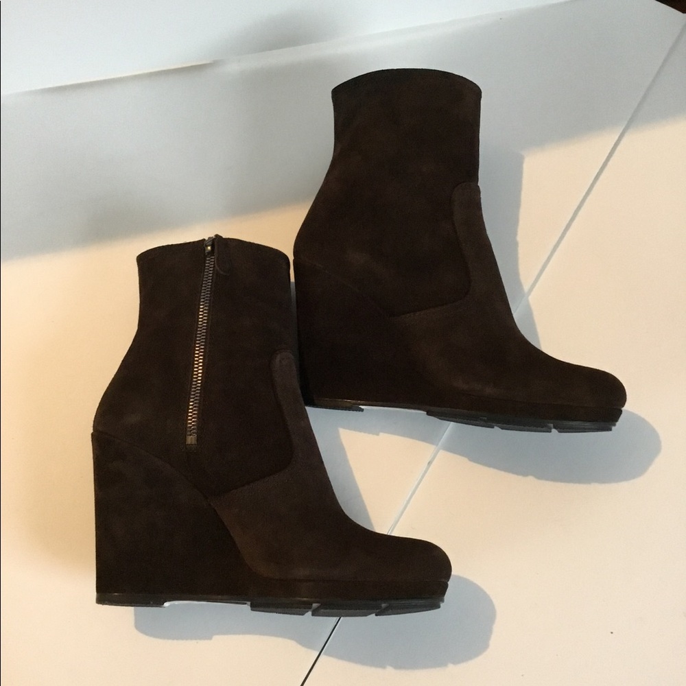 PRADA - Picture 7 of 15